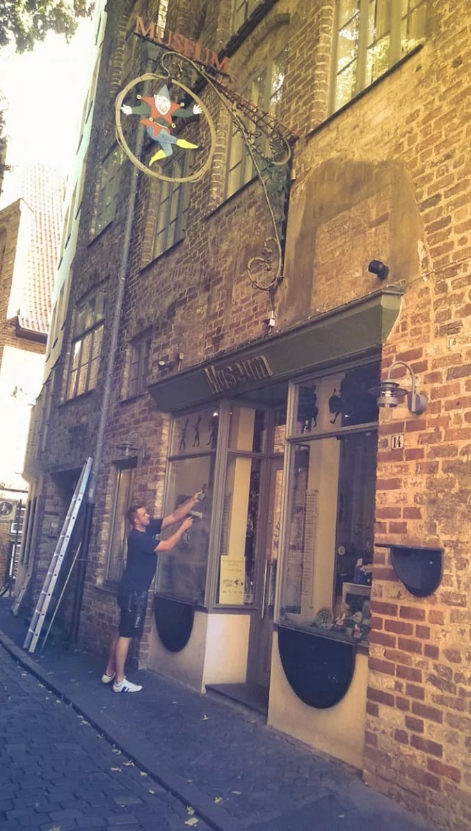 Rahmenreinigung und fensterputzerLübeck